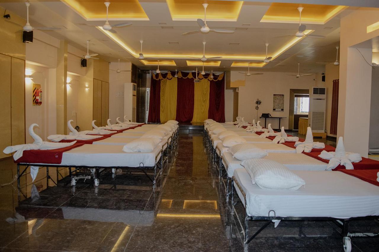 Hotel Lotus Madurai Exteriör bild