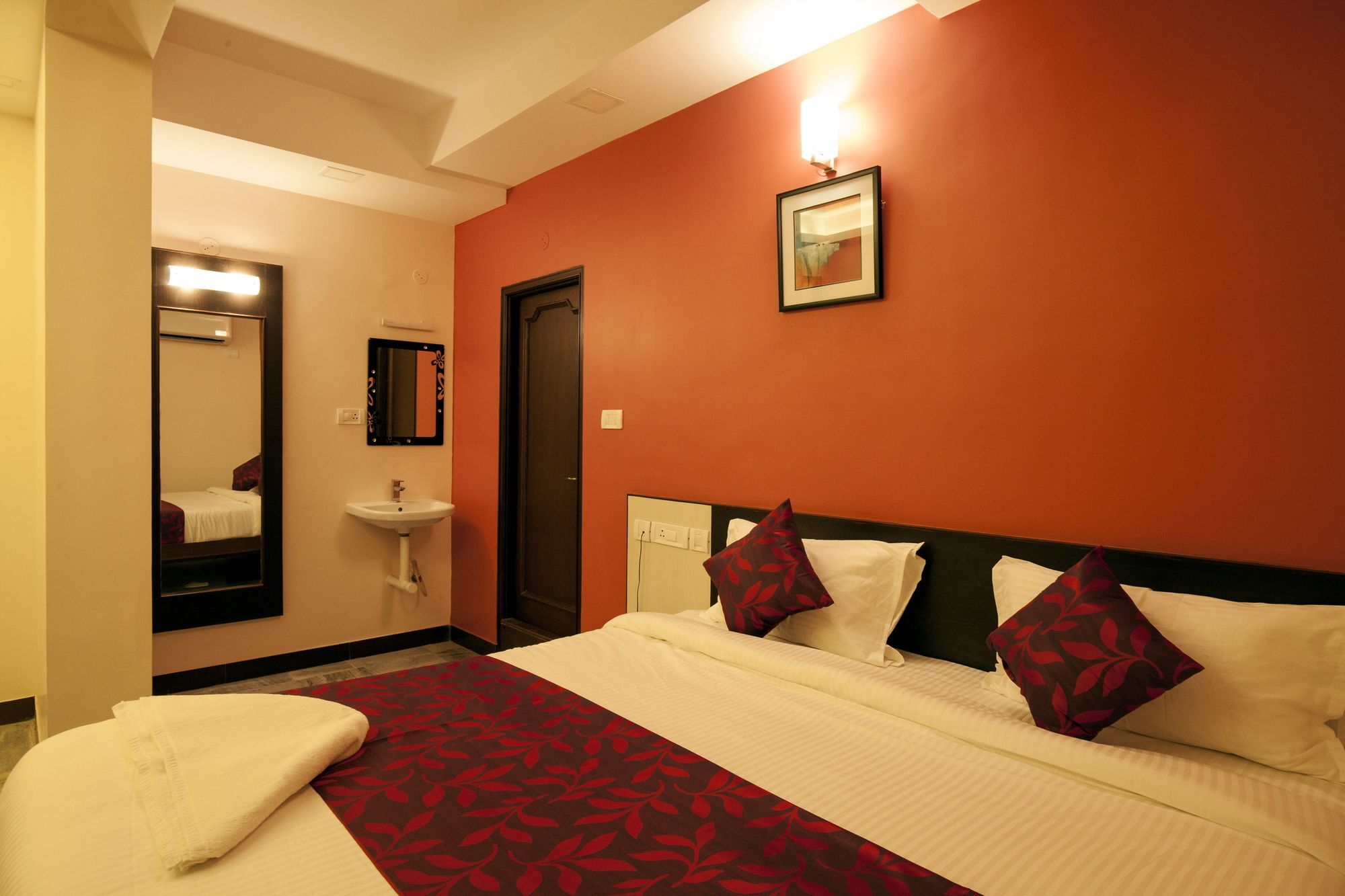 Hotel Lotus Madurai Exteriör bild